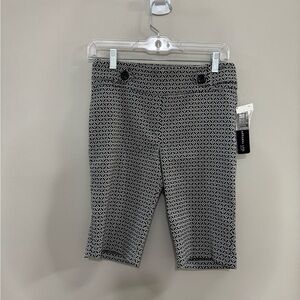 NWT SOHO Apparel Black and White Geometric Pull Up Shorts. Size Small